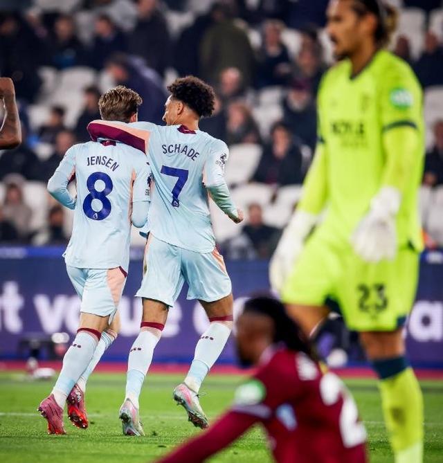 场球迷面前, 杀防线彻底, img